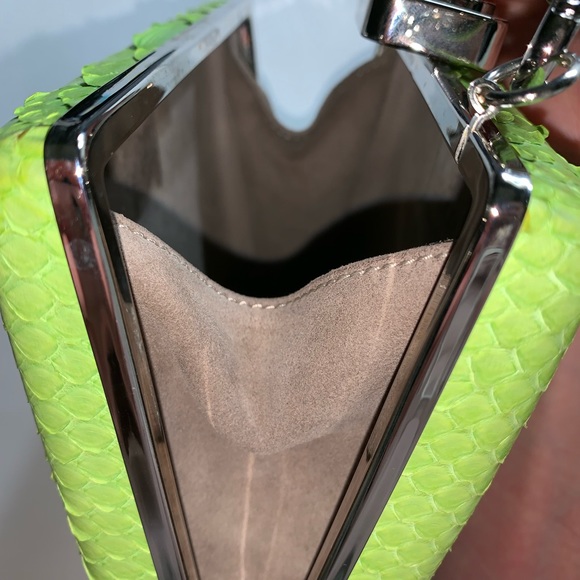 NWT autH ALEXANDRA CLANCY lime green PYTHON clutch - Picture 5 of 8